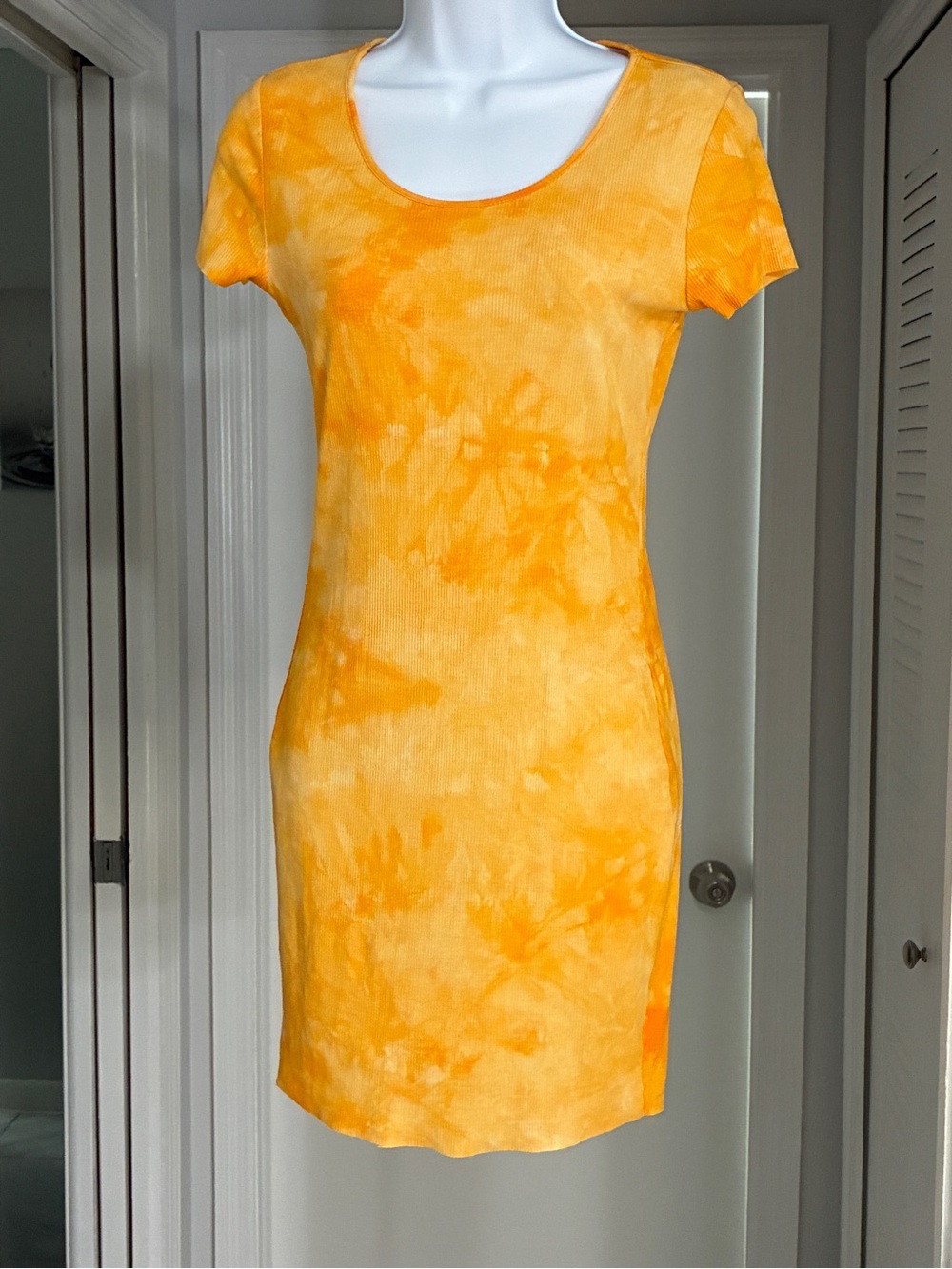 Fashion Nova Orange Tie-Dye Scoop Neck Short Sleeve Dress